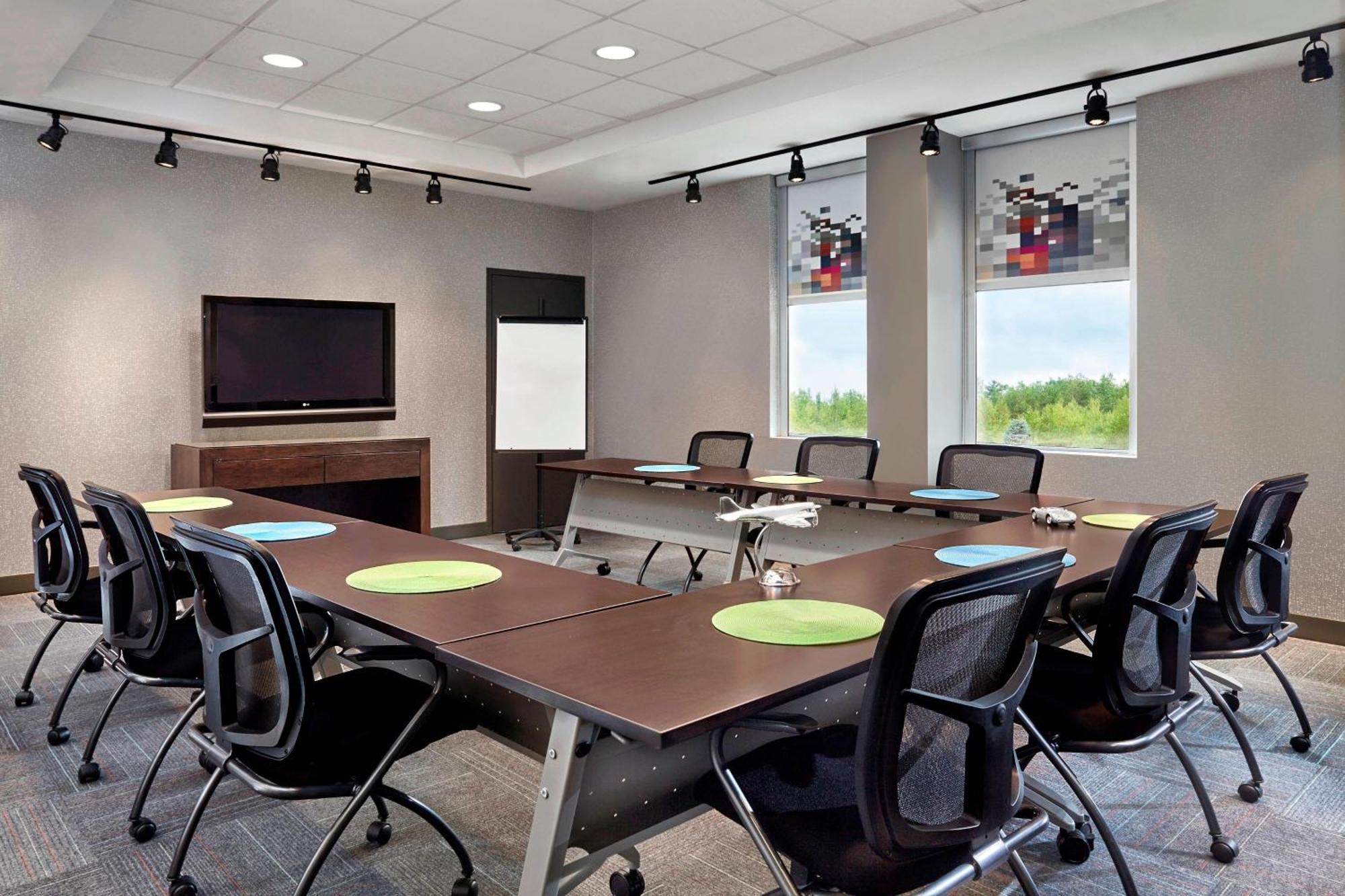 Aloft Montreal Airport Hotel Dorval Ngoại thất bức ảnh