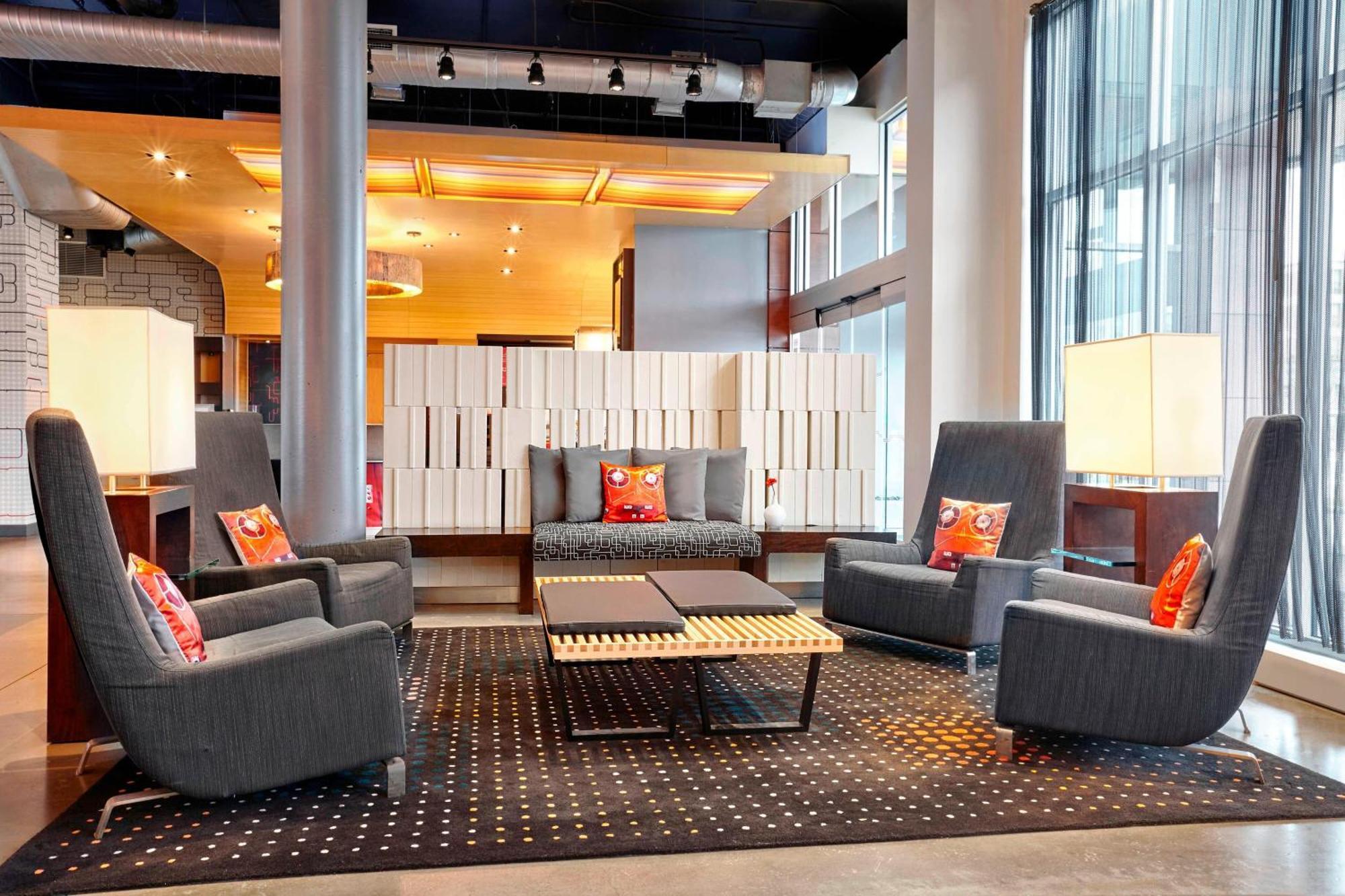 Aloft Montreal Airport Hotel Dorval Ngoại thất bức ảnh