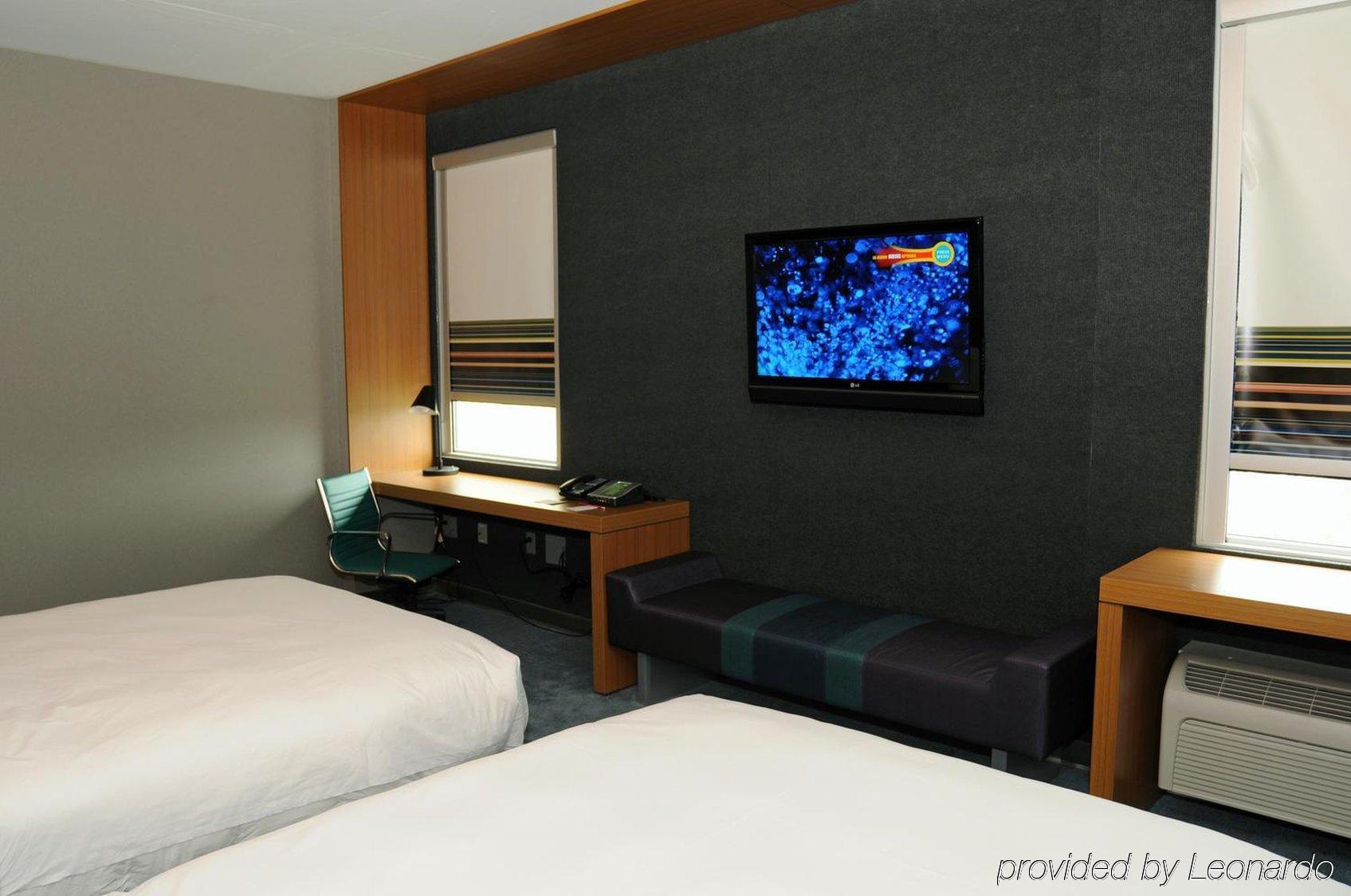 Aloft Montreal Airport Hotel Dorval Ngoại thất bức ảnh
