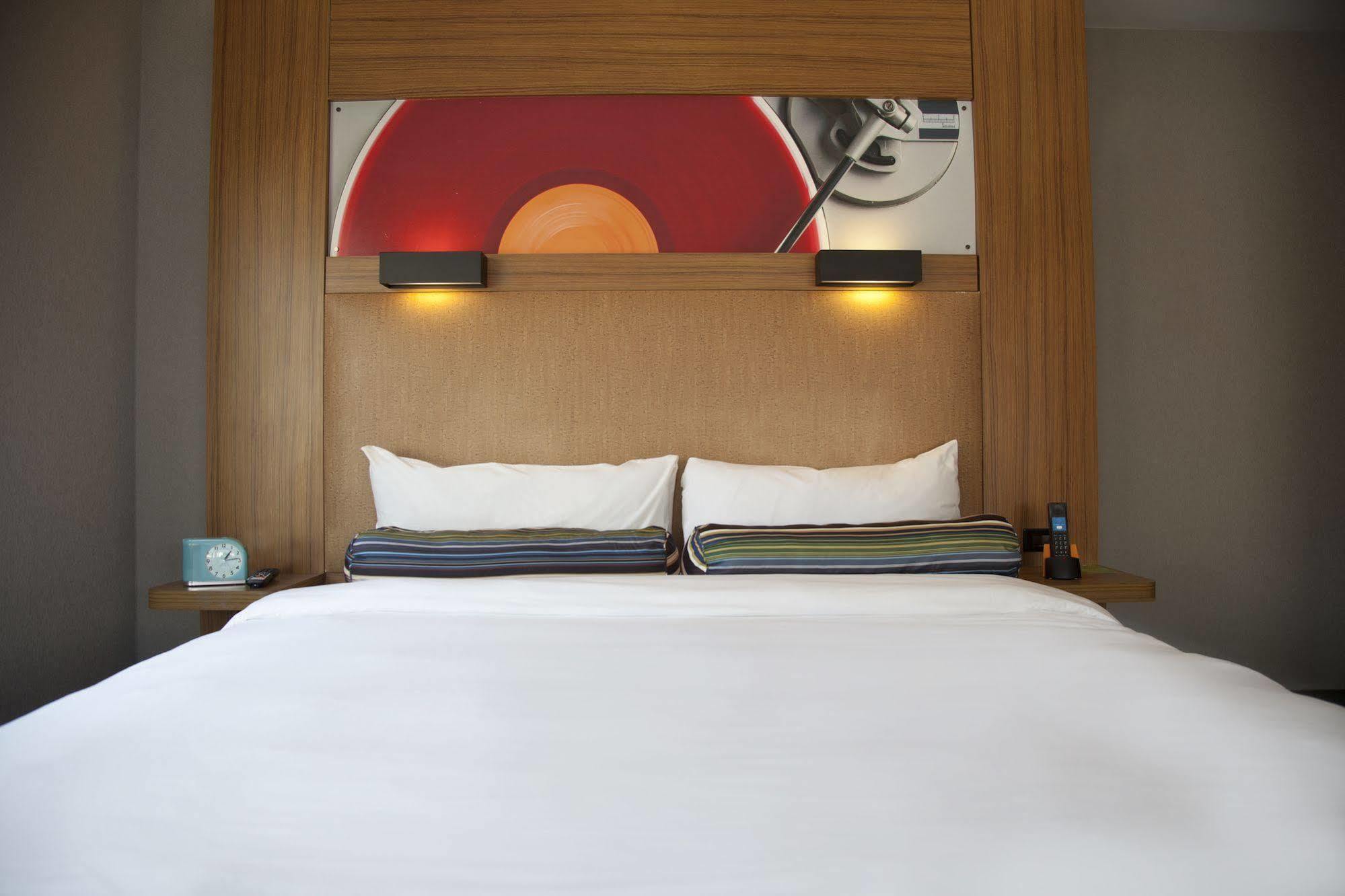 Aloft Montreal Airport Hotel Dorval Ngoại thất bức ảnh